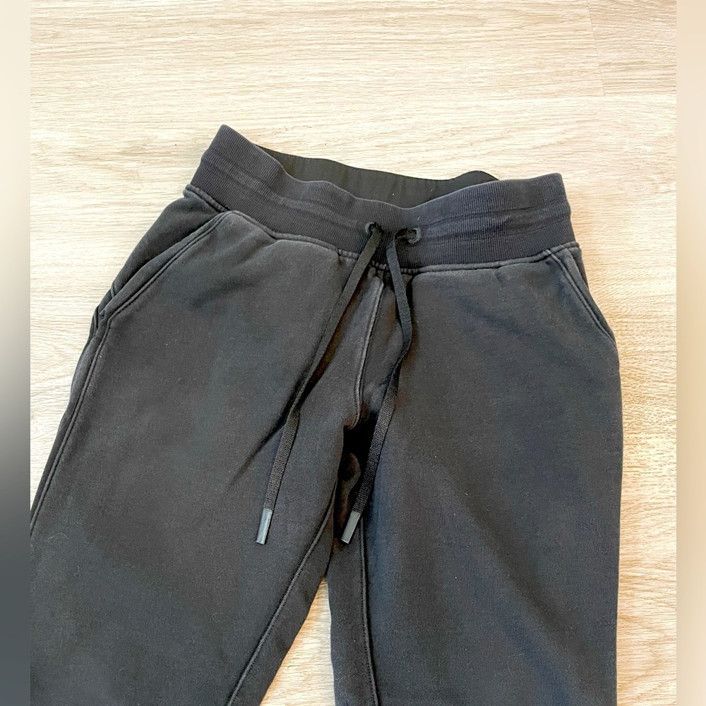 Lululemon Warm Down Jogger II Black (First Release). Size 4 - Picture 5 of 11